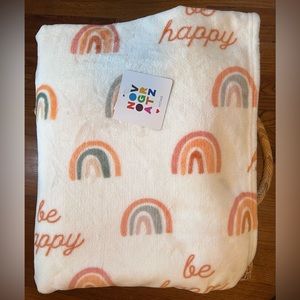 NWT Rainbow Be Happy Super Soft Blanket